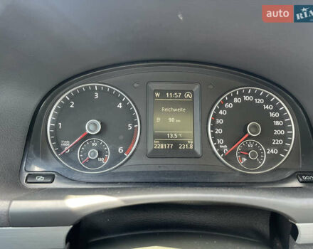 Чорний Фольксваген Туран, об'ємом двигуна 1.6 л та пробігом 228 тис. км за 11999 $, фото 11 на Automoto.ua