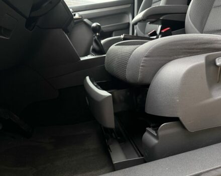 Черный Фольксваген Туран, объемом двигателя 1.6 л и пробегом 218 тыс. км за 9950 $, фото 9 на Automoto.ua