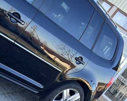 Черный Фольксваген Туран, объемом двигателя 2 л и пробегом 200 тыс. км за 12250 $, фото 19 на Automoto.ua