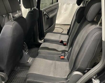 Черный Фольксваген Туран, объемом двигателя 1.6 л и пробегом 174 тыс. км за 13000 $, фото 20 на Automoto.ua