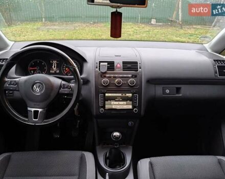 Чорний Фольксваген Туран, об'ємом двигуна 1.6 л та пробігом 271 тис. км за 12300 $, фото 27 на Automoto.ua