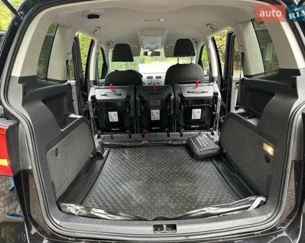 Черный Фольксваген Туран, объемом двигателя 2 л и пробегом 200 тыс. км за 12250 $, фото 91 на Automoto.ua