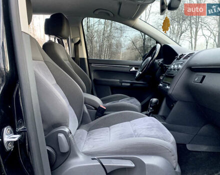 Черный Фольксваген Туран, объемом двигателя 2 л и пробегом 190 тыс. км за 11799 $, фото 15 на Automoto.ua