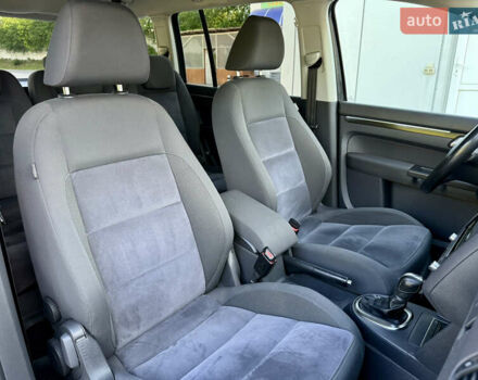 Черный Фольксваген Туран, объемом двигателя 0 л и пробегом 236 тыс. км за 10350 $, фото 64 на Automoto.ua