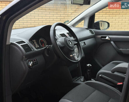 Чорний Фольксваген Туран, об'ємом двигуна 1.6 л та пробігом 218 тис. км за 9950 $, фото 17 на Automoto.ua