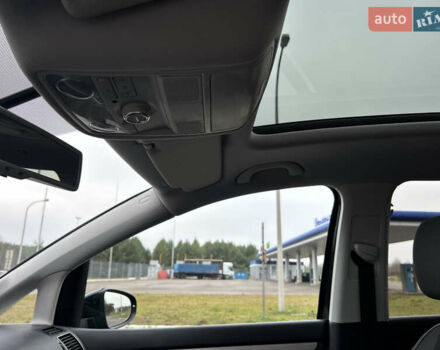 Чорний Фольксваген Туран, об'ємом двигуна 2 л та пробігом 262 тис. км за 12250 $, фото 89 на Automoto.ua