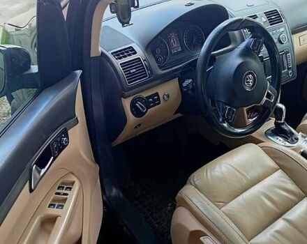 Черный Фольксваген Туран, объемом двигателя 1.4 л и пробегом 220 тыс. км за 9400 $, фото 8 на Automoto.ua