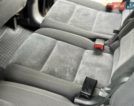 Черный Фольксваген Туран, объемом двигателя 2 л и пробегом 200 тыс. км за 12250 $, фото 73 на Automoto.ua