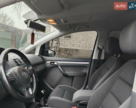 Чорний Фольксваген Туран, об'ємом двигуна 1.6 л та пробігом 271 тис. км за 12300 $, фото 24 на Automoto.ua