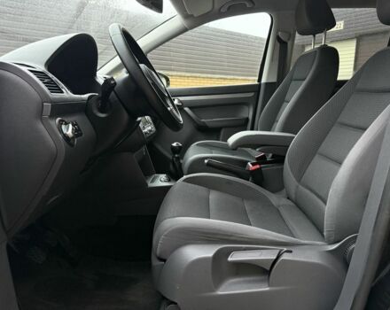 Черный Фольксваген Туран, объемом двигателя 1.6 л и пробегом 218 тыс. км за 9950 $, фото 8 на Automoto.ua