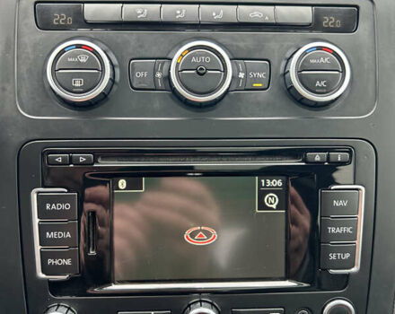 Чорний Фольксваген Туран, об'ємом двигуна 2 л та пробігом 262 тис. км за 12250 $, фото 86 на Automoto.ua