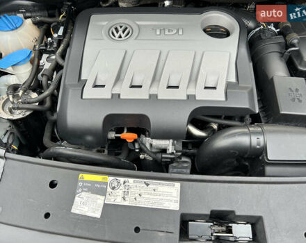 Чорний Фольксваген Туран, об'ємом двигуна 2 л та пробігом 262 тис. км за 12250 $, фото 96 на Automoto.ua