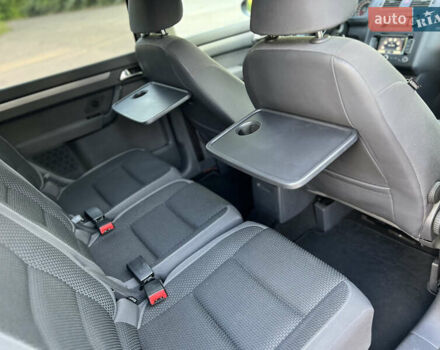 Черный Фольксваген Туран, объемом двигателя 1.6 л и пробегом 236 тыс. км за 9750 $, фото 32 на Automoto.ua