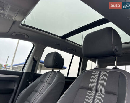 Чорний Фольксваген Туран, об'ємом двигуна 2 л та пробігом 262 тис. км за 12250 $, фото 90 на Automoto.ua