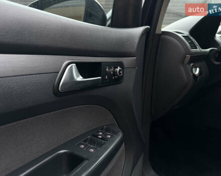 Чорний Фольксваген Туран, об'ємом двигуна 1.6 л та пробігом 218 тис. км за 9950 $, фото 14 на Automoto.ua