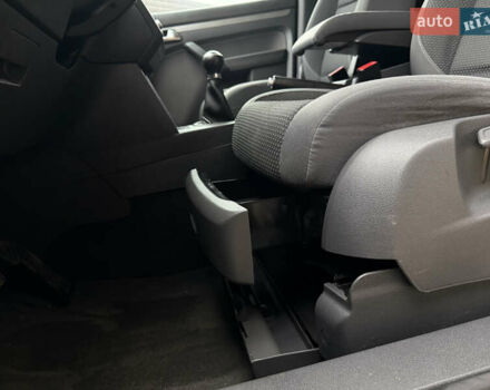 Чорний Фольксваген Туран, об'ємом двигуна 1.6 л та пробігом 218 тис. км за 9950 $, фото 16 на Automoto.ua