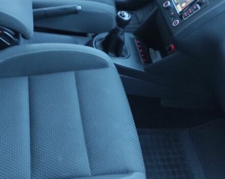 Черный Фольксваген Туран, объемом двигателя 2 л и пробегом 200 тыс. км за 12800 $, фото 6 на Automoto.ua