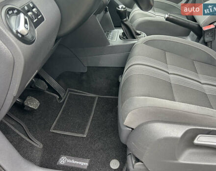 Чорний Фольксваген Туран, об'ємом двигуна 2 л та пробігом 262 тис. км за 12250 $, фото 56 на Automoto.ua