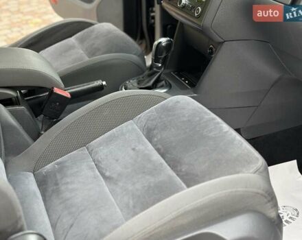 Чорний Фольксваген Туран, об'ємом двигуна 2 л та пробігом 200 тис. км за 11750 $, фото 62 на Automoto.ua