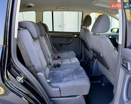 Черный Фольксваген Туран, объемом двигателя 0 л и пробегом 236 тыс. км за 10350 $, фото 59 на Automoto.ua