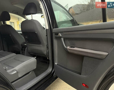 Чорний Фольксваген Туран, об'ємом двигуна 1.6 л та пробігом 218 тис. км за 9950 $, фото 39 на Automoto.ua