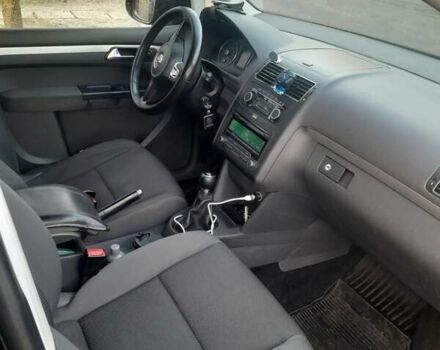 Черный Фольксваген Туран, объемом двигателя 1.6 л и пробегом 222 тыс. км за 9500 $, фото 5 на Automoto.ua