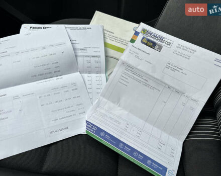 Чорний Фольксваген Туран, об'ємом двигуна 2 л та пробігом 262 тис. км за 12250 $, фото 100 на Automoto.ua