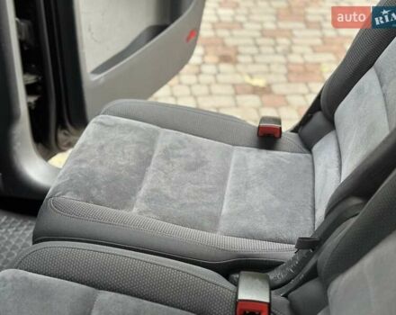 Черный Фольксваген Туран, объемом двигателя 2 л и пробегом 200 тыс. км за 11850 $, фото 36 на Automoto.ua