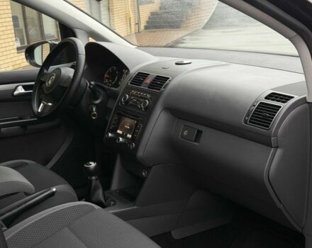 Черный Фольксваген Туран, объемом двигателя 1.6 л и пробегом 218 тыс. км за 9950 $, фото 14 на Automoto.ua