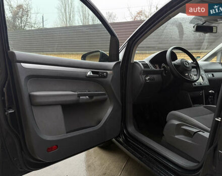 Чорний Фольксваген Туран, об'ємом двигуна 1.6 л та пробігом 218 тис. км за 10650 $, фото 12 на Automoto.ua