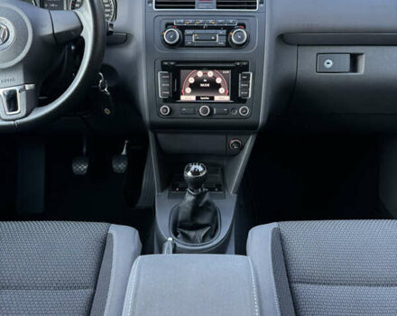 Черный Фольксваген Туран, объемом двигателя 1.6 л и пробегом 162 тыс. км за 11650 $, фото 32 на Automoto.ua