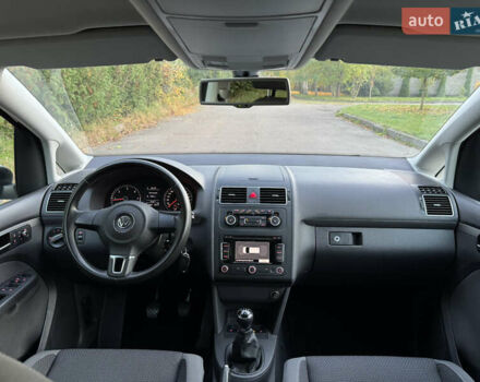 Черный Фольксваген Туран, объемом двигателя 1.6 л и пробегом 162 тыс. км за 11650 $, фото 42 на Automoto.ua