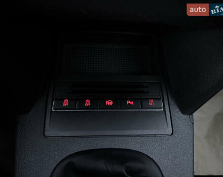 Черный Фольксваген Туран, объемом двигателя 1.6 л и пробегом 162 тыс. км за 11850 $, фото 40 на Automoto.ua