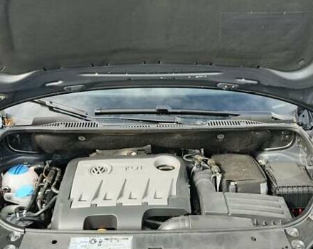 Черный Фольксваген Туран, объемом двигателя 1.97 л и пробегом 101 тыс. км за 12500 $, фото 10 на Automoto.ua