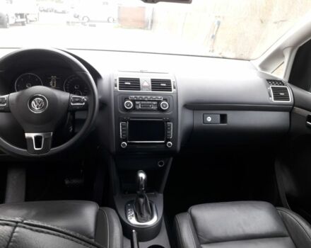 Чорний Фольксваген Туран, об'ємом двигуна 2 л та пробігом 260 тис. км за 9900 $, фото 7 на Automoto.ua