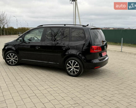 Черный Фольксваген Туран, объемом двигателя 1.6 л и пробегом 211 тыс. км за 11300 $, фото 11 на Automoto.ua