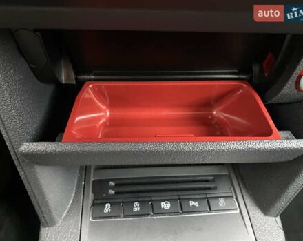 Чорний Фольксваген Туран, об'ємом двигуна 1.97 л та пробігом 265 тис. км за 10900 $, фото 42 на Automoto.ua