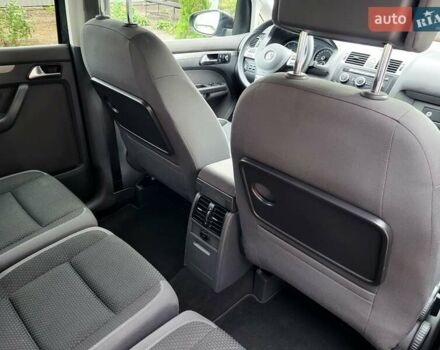 Черный Фольксваген Туран, объемом двигателя 1.6 л и пробегом 204 тыс. км за 11950 $, фото 77 на Automoto.ua