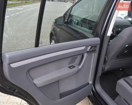 Черный Фольксваген Туран, объемом двигателя 2 л и пробегом 230 тыс. км за 14200 $, фото 16 на Automoto.ua