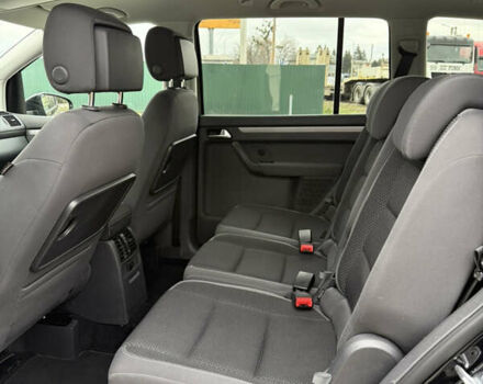 Черный Фольксваген Туран, объемом двигателя 1.6 л и пробегом 211 тыс. км за 11300 $, фото 68 на Automoto.ua