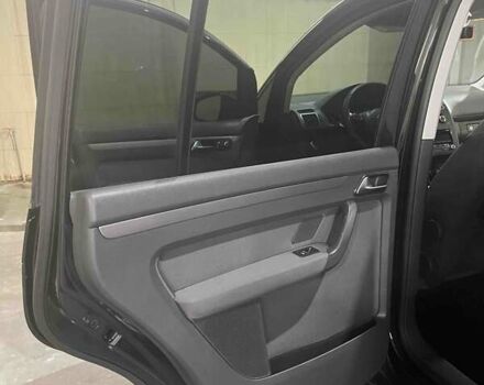 Черный Фольксваген Туран, объемом двигателя 1.97 л и пробегом 299 тыс. км за 11200 $, фото 9 на Automoto.ua