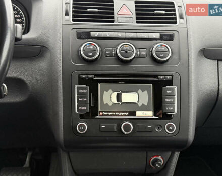 Черный Фольксваген Туран, объемом двигателя 1.6 л и пробегом 211 тыс. км за 11300 $, фото 48 на Automoto.ua