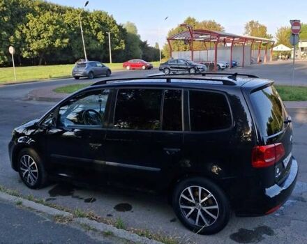 Черный Фольксваген Туран, объемом двигателя 1.6 л и пробегом 285 тыс. км за 10000 $, фото 4 на Automoto.ua