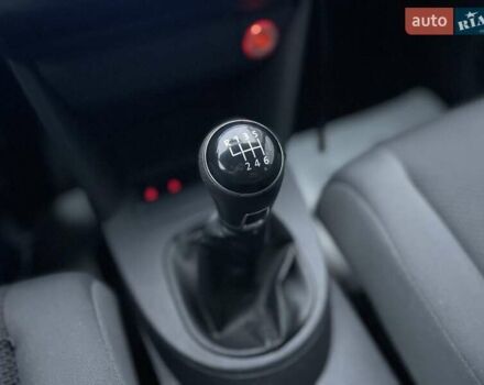 Чорний Фольксваген Туран, об'ємом двигуна 1.6 л та пробігом 231 тис. км за 11800 $, фото 19 на Automoto.ua