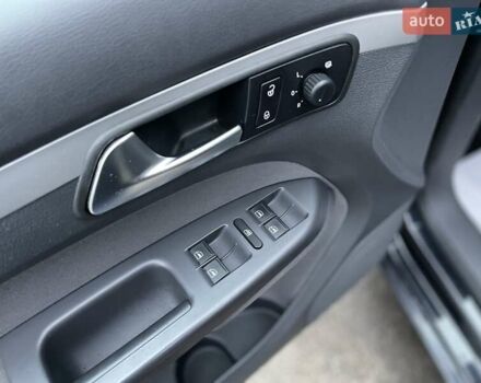 Чорний Фольксваген Туран, об'ємом двигуна 1.6 л та пробігом 231 тис. км за 11800 $, фото 9 на Automoto.ua