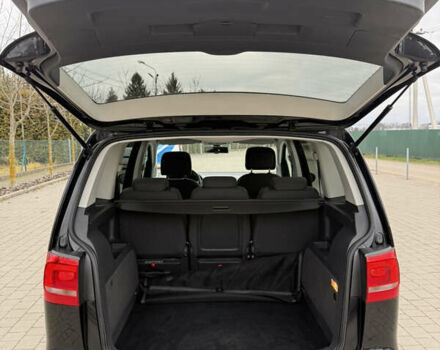 Черный Фольксваген Туран, объемом двигателя 1.6 л и пробегом 211 тыс. км за 11300 $, фото 70 на Automoto.ua