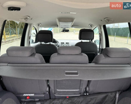 Черный Фольксваген Туран, объемом двигателя 1.6 л и пробегом 211 тыс. км за 11300 $, фото 72 на Automoto.ua