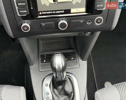 Черный Фольксваген Туран, объемом двигателя 1.6 л и пробегом 211 тыс. км за 11300 $, фото 51 на Automoto.ua