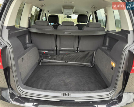 Черный Фольксваген Туран, объемом двигателя 1.6 л и пробегом 211 тыс. км за 11300 $, фото 71 на Automoto.ua