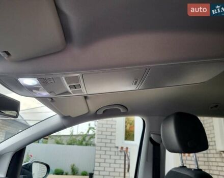 Черный Фольксваген Туран, объемом двигателя 1.6 л и пробегом 204 тыс. км за 11950 $, фото 55 на Automoto.ua